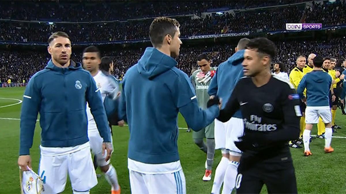LACHAMPIONS | Real Madrid - PSG (3-1): Así fue el tifo del Bernabéu antes del partido