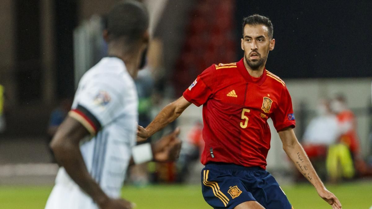 Sergio Busquets sigue siendo el director de orquesta de la selección española Sergio Busquets sigue siendo el director de orquesta de la selección española