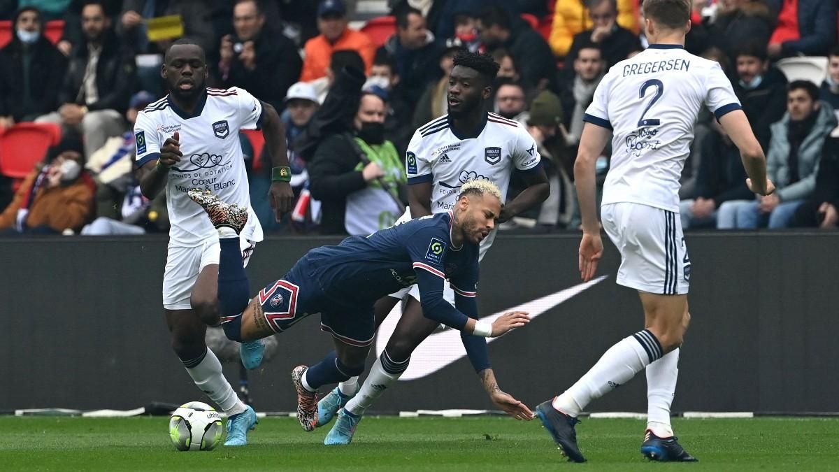 Neymar durante el partido ante el Girondins Neymar durante el partido ante el Girondins