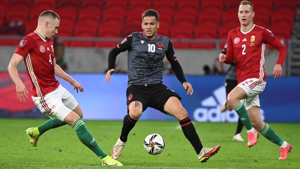 Rey Manaj, en una acción con la selección albanesa