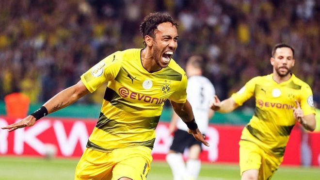 Aubameyang, celebrando el gol de la victoria del Borussia Dortmund Aubameyang, celebrando el gol de la victoria del Borussia Dortmund