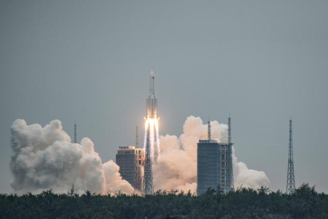 La NASA condena a China por su cohete fuera de órbita