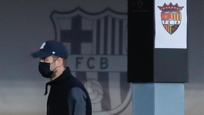 Piqué, en el Johan Cruyff para el partido entre el filial del Barça y el Andorra Piqué, en el Johan Cruyff para el partido entre el filial del Barça y el Andorra
