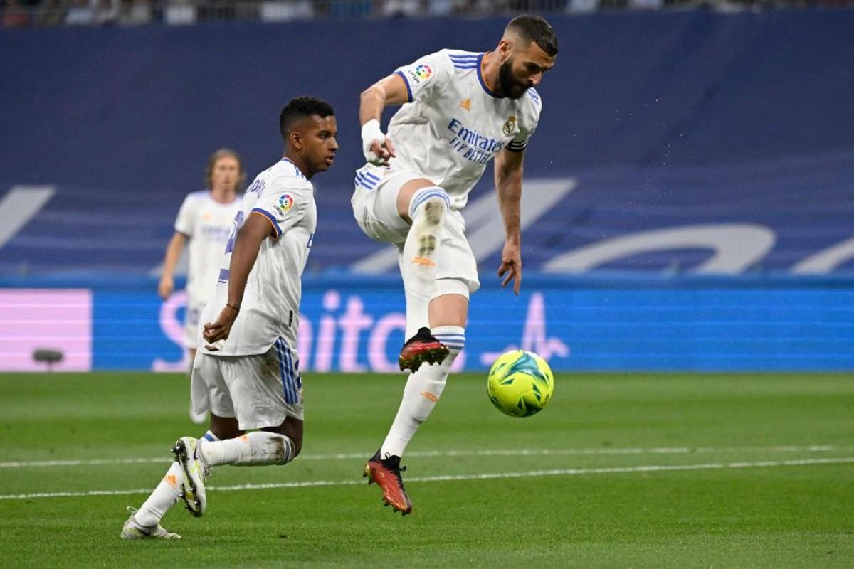 Benzema, en una acción del partido Benzema, en una acción del partido