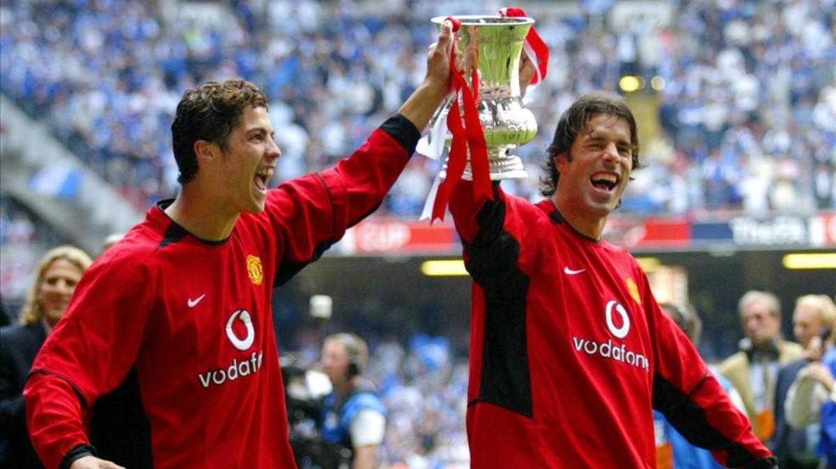 Van Nistelrooy had to leave Man Utd because of problems with Cristiano