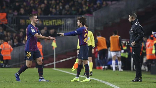 Oriol Busquets fue sustituido por Riqui Puig Oriol Busquets fue sustituido por Riqui Puig