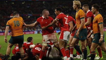 Gales endosó una humillante derrota a Australia