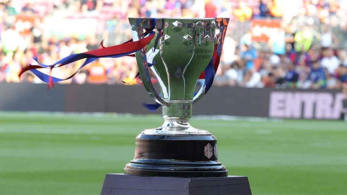 La Liga quiere que el campeón reciba el trofeo cuando cante el alirón