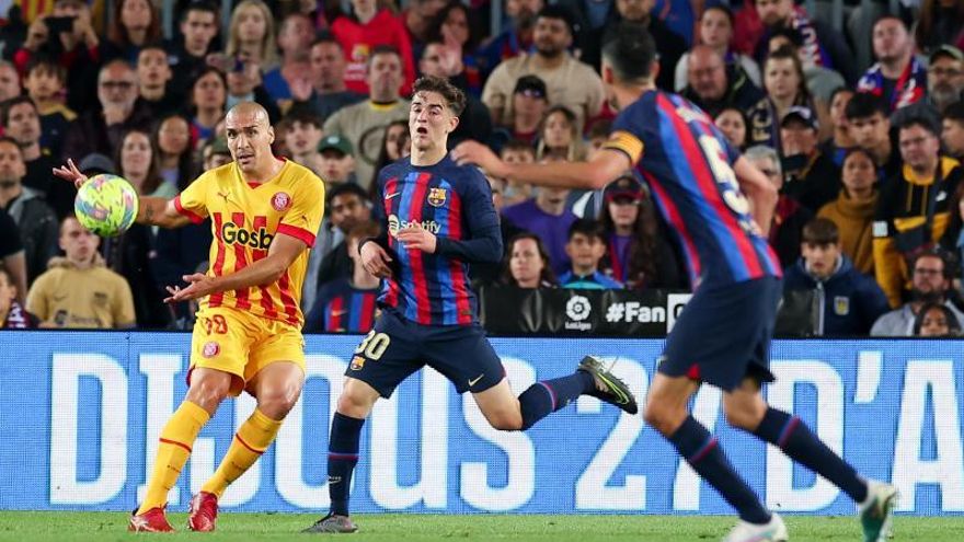 برشلونة يستعد لبدء المفاوضات مع جيرونا للحصول على خدمات أوريول روميو