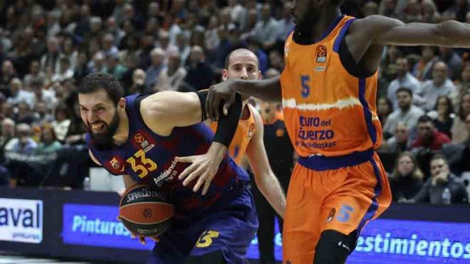 Mirotic, durante el partido contra el Valencia Basket Mirotic, durante el partido contra el Valencia Basket