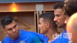 Thiago le da tres golpetazos a Casemiro durante una charla y la reacción del exjugador del Madrid arrasa en redes