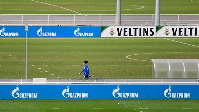 La UEFA también rompe con Gazprom