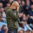 Pep Guardiola se lamenta en la zona de banquillos