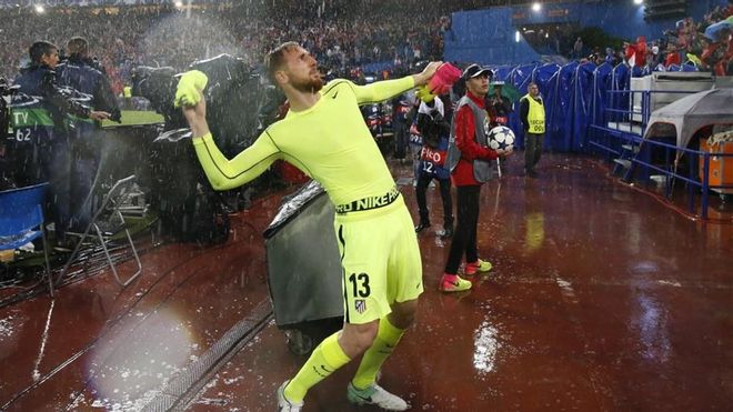 Oblak es uno de los porteros más cotizados del fútbol europeo Oblak es uno de los porteros más cotizados del fútbol europeo