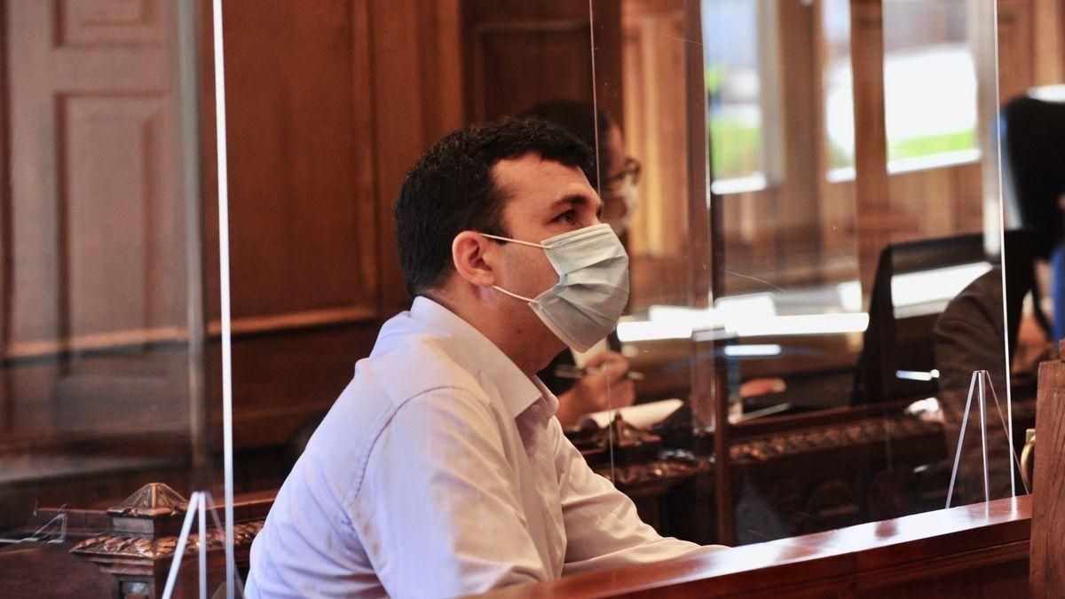 Segundo C. , durante una sesión del juicio en la Audiencia de Pontevedra. Segundo C. , durante una sesión del juicio en la Audiencia de Pontevedra.