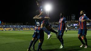 Resumen, goles y highlights del Alcorcón 0 - 2 Huesca de la jornada 6 de LaLiga Hypermotion