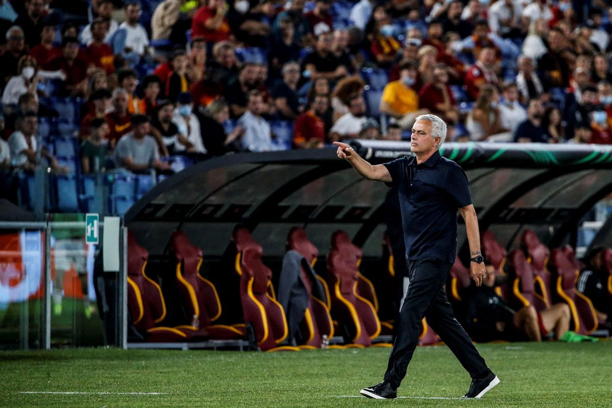 Mourinho se está ganando a la afición de la Roma Mourinho se está ganando a la afición de la Roma