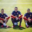 Joselu, Iago Aspas y Borja Iglesias posan en un entrenamiento de la Selección.
