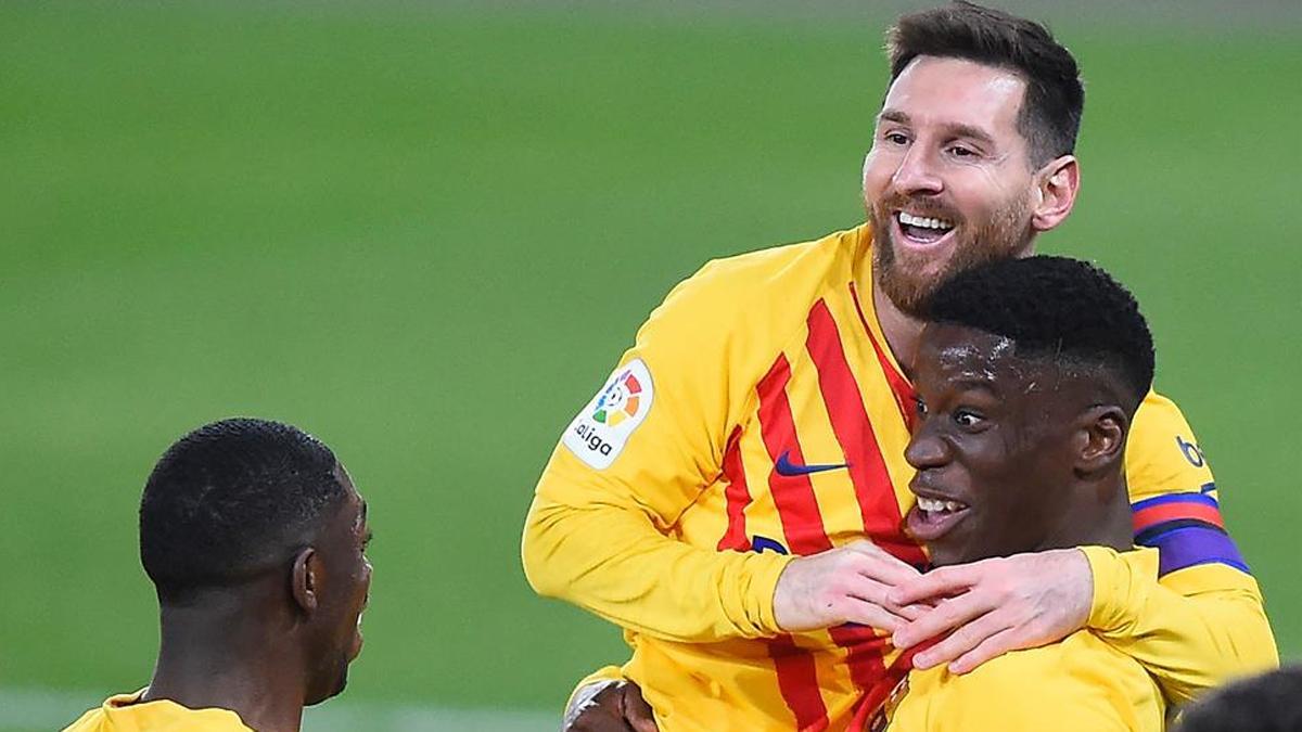 Ilaix celebró el gol junto a Messi, que le dio la asistencia