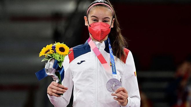 Adriana Cerezo posando con la medalla en Tokio 2020 Adriana Cerezo posando con la medalla en Tokio 2020