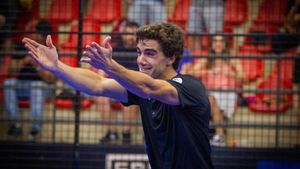 Lebrón celebra el triunfo que le llevó directo al número uno Lebrón celebra el triunfo que le llevó directo al número uno