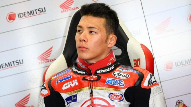 Nakagami sentado en su box del LCR Honda Nakagami sentado en su box del LCR Honda