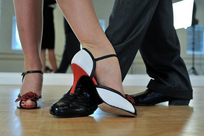 ¿Bailar una vez a la semana puede reducir el avance de los síntomas del Parkinson?