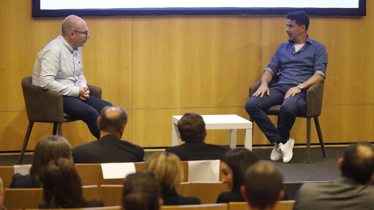 Míchel junto a Jordi Roura, jefe de redacción de Diari de Girona Míchel junto a Jordi Roura, jefe de redacción de Diari de Girona