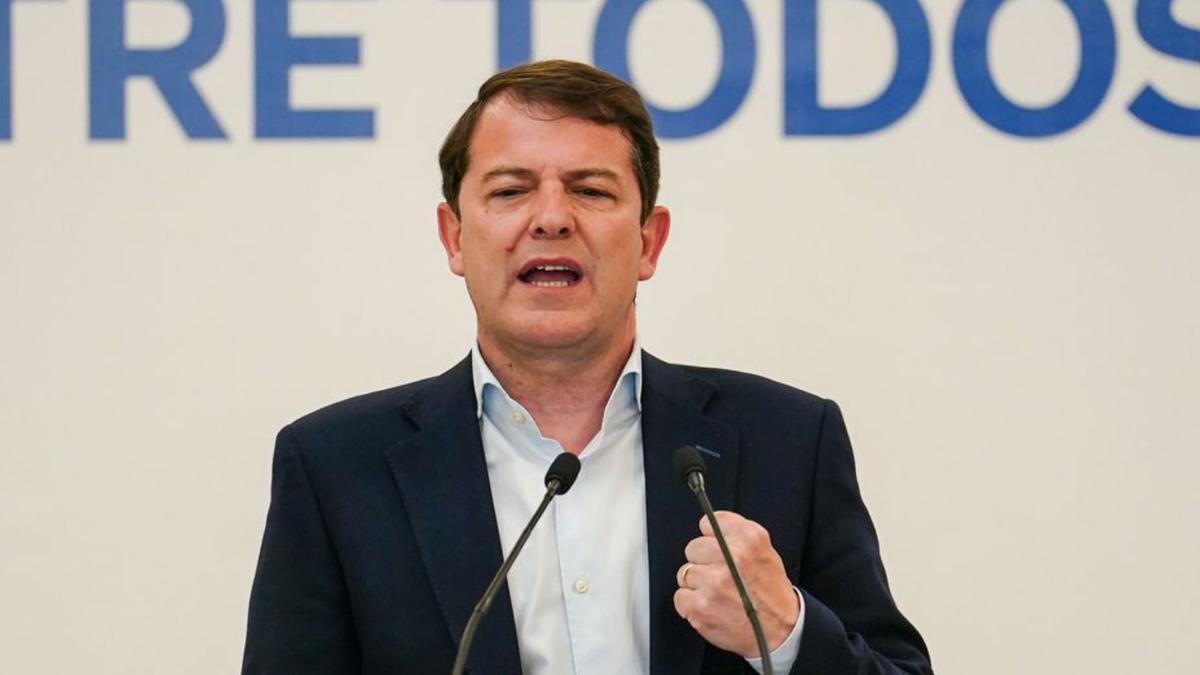 Medio rural |  Mañueco pide a Sánchez que devuelva la gestión del lobo a las comunidades
