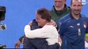 El abrazo entre Mancini y Vialli.
