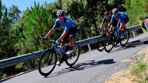 Enric Mas, en un descenso durante La Vuelta