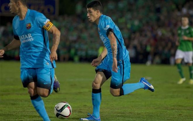 Aitor Cantalapiedra en una acción del partido de su debut con el primer equipo, contra el CF Villanovense Aitor Cantalapiedra en una acción del partido de su debut con el primer equipo, contra el CF Villanovense