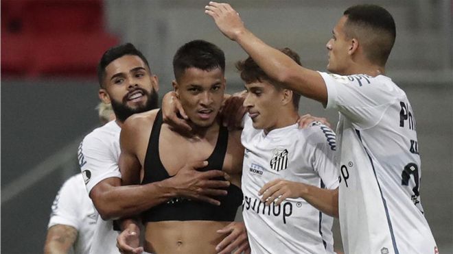 Marcos Leonardo celebra el golazo que le marcó al San Lorenzo Marcos Leonardo celebra el golazo que le marcó al San Lorenzo