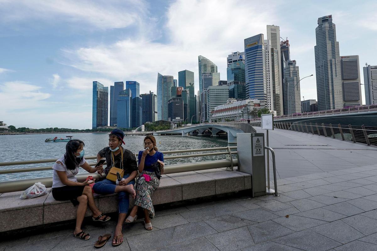 Singapur endurece por segunda vez en 3 meses la política monetaria por la inflación