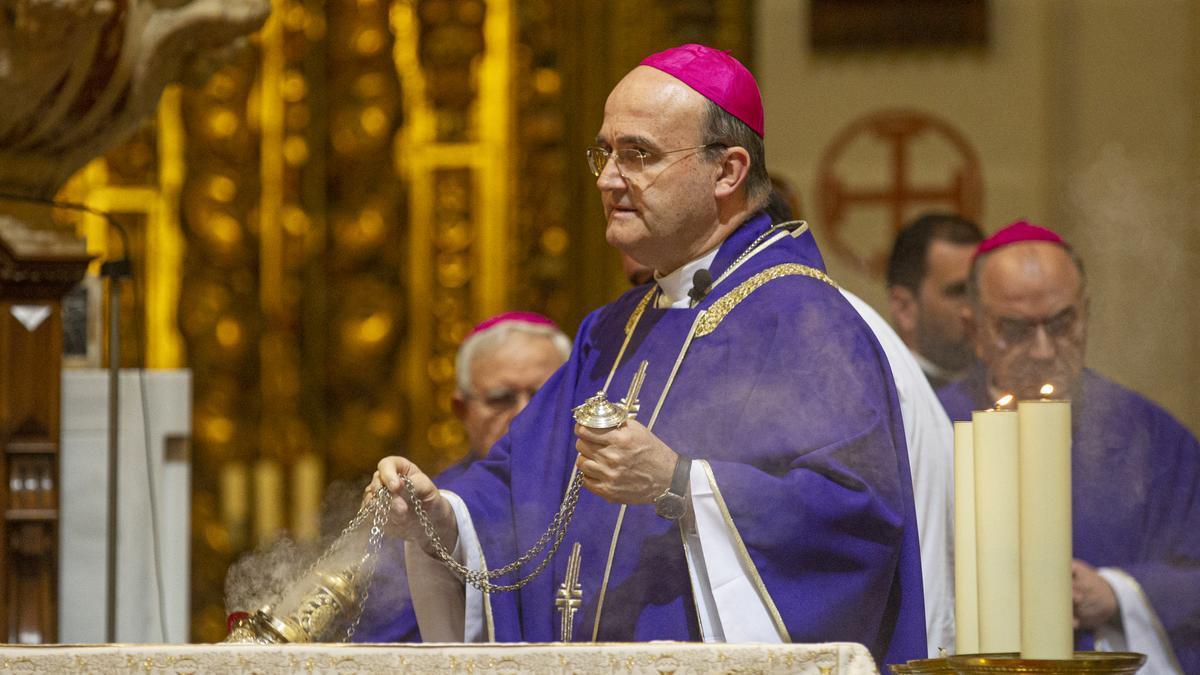 El obispo Munilla apoya a Vox en la polémica del aborto de Castilla y León El obispo Munilla apoya a Vox en la polémica del aborto de Castilla y León
