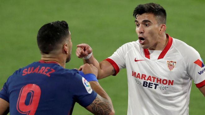 Suárez y Acuña durante un lance de partido Suárez y Acuña durante un lance de partido
