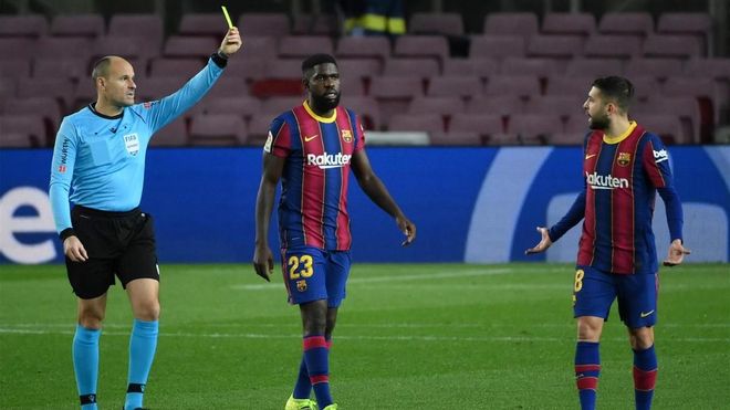 Mateu Lahoz, en el duelo entre el Barça y el Athletic Mateu Lahoz, en el duelo entre el Barça y el Athletic