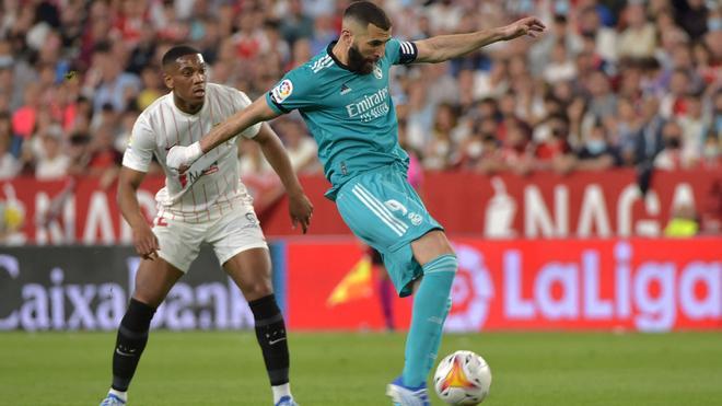 Resumen, goles y highlights del Sevilla 2 - 3 Real Madrid de la jornada 32 de LaLiga Santander