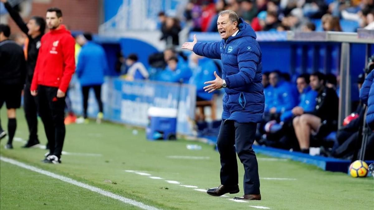 De Biasi, durante un partido del Alavés De Biasi, durante un partido del Alavés