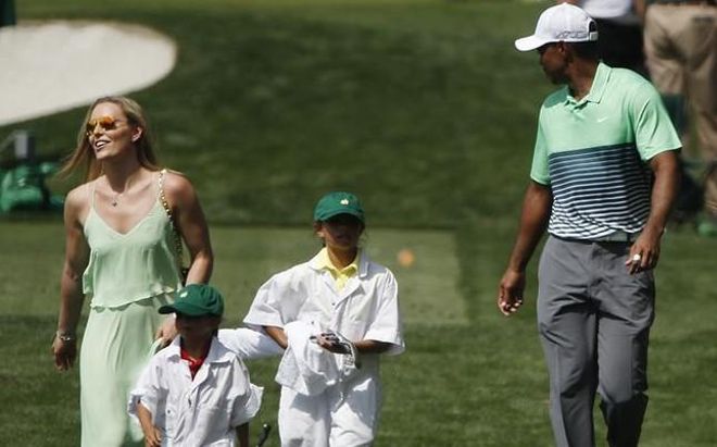 Woods, la sua fidanzata Lidnsey Vonn e i loro figli, ad Augusta