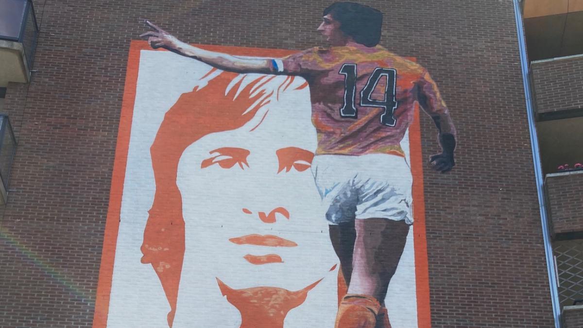 El mural en recuerdo de Johan, en la calle Wembley de Park de Meer