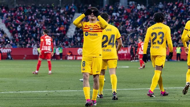 Pedri celebra su gol ante el Girona