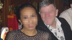 Después de 19 años de matrimonio descubre que su mujer era un hombre Después de 19 años de matrimonio descubre que su mujer era un hombre