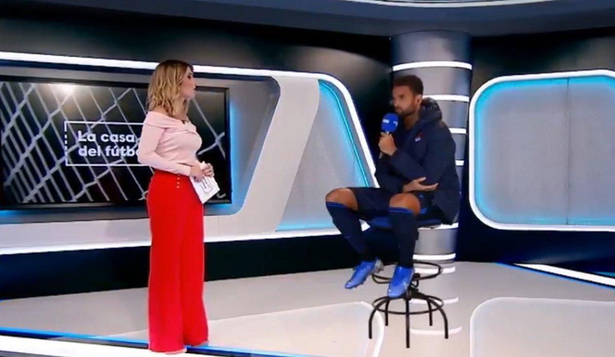 Esta es la primera entrevista a un futbolista holograma en España