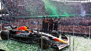 Verstappen , imparable este año, y Pérez, tercero en el podio de México, celebran un nuevo éxito de Red Bull