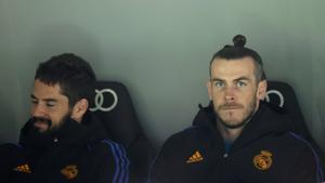Isco Alarcón y Gareth Bale en el banquillo