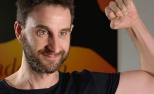 Dani Rovira continúa luchando contra el cáncer sin perder su sentido del humor Dani Rovira continúa luchando contra el cáncer sin perder su sentido del humor