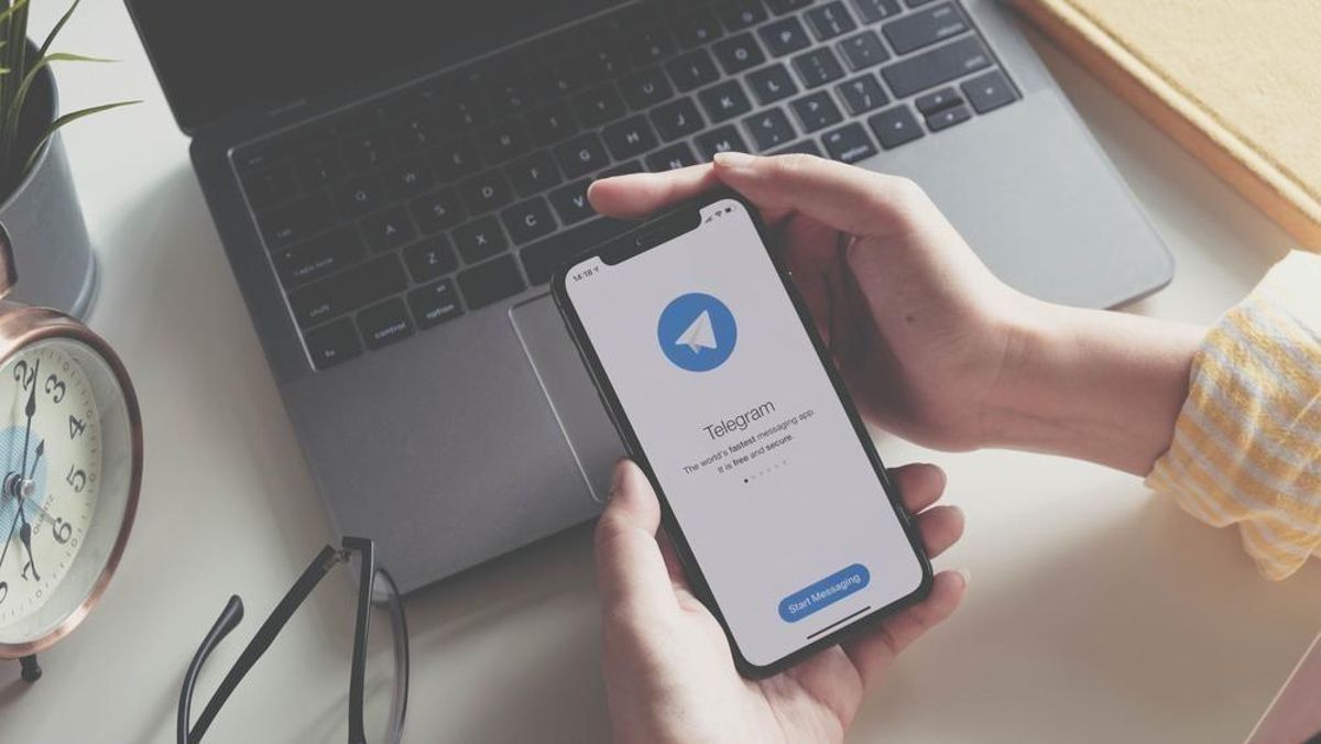 La compañía tecnológica explica que los mensajes patrocinados no serán personalizados para cada usuario. La compañía tecnológica explica que los mensajes patrocinados no serán personalizados para cada usuario.