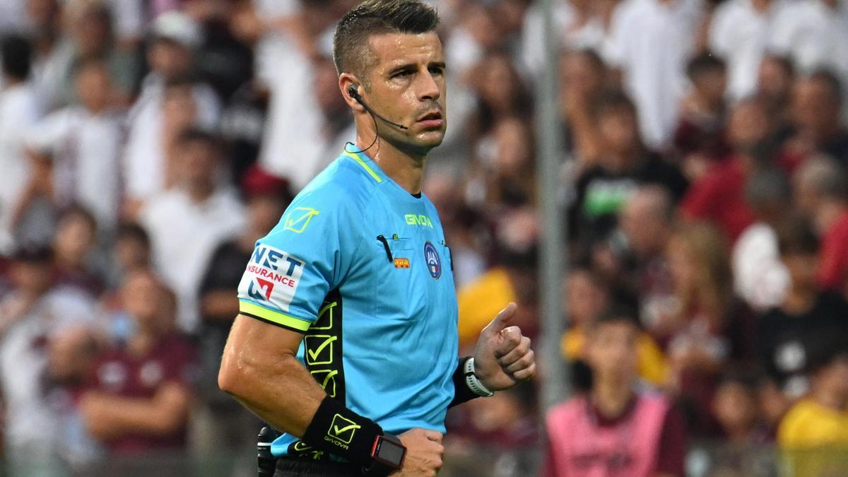 L’Italia ritrasmetterà l’audio dell’arbitro con il VAR