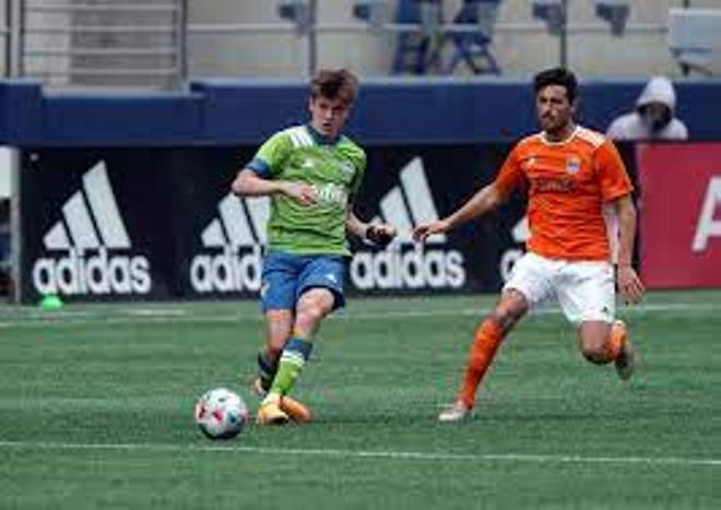 Reed Baker-Whitting (Seattle Sounders) - Mediocentro, 17 años